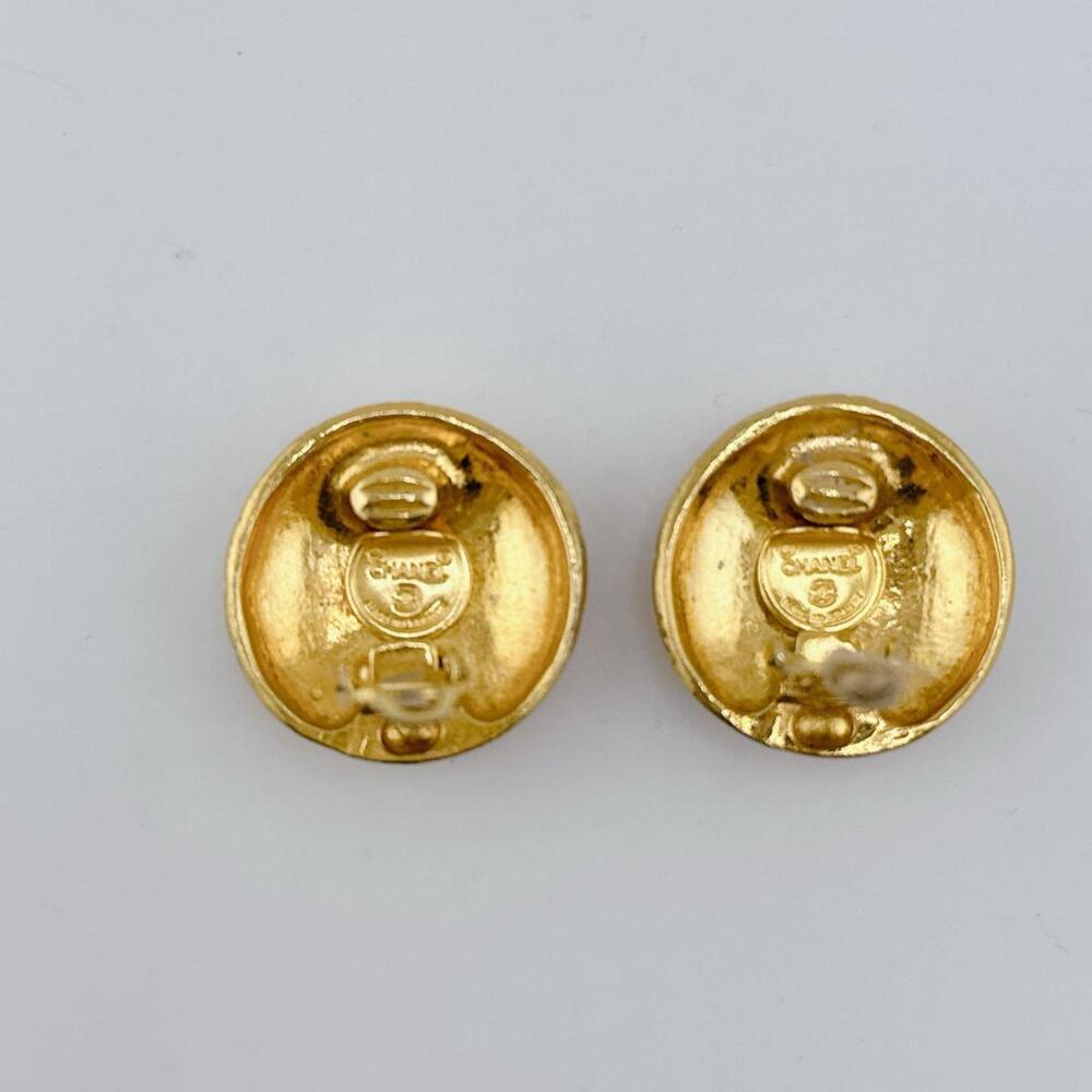 CHANEL Authentic Vintage Gold Earrings - Picture 3 of 6